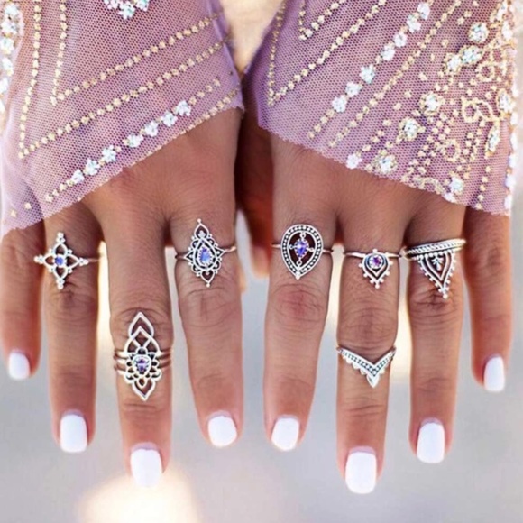 WILA Jewelry - 1 SET LEFT!! NWT WILA 7 Set Boho Midi Ring